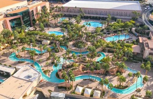 Las Vegas House | No Resort Fee Strip View Suite +Free Valet + Pool