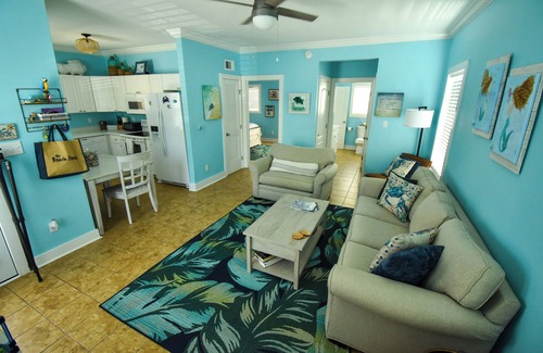 Ono Island Condo | No Shoes-Purple Parrot Resort-Perdido n1 bd condo/gated/waterfall pool/tiki barn