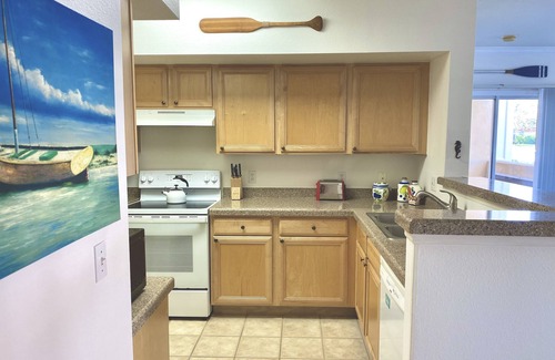 Sarasota Condo | NO stairs, NO carpet! BEST location for all you love to do in Sarasota