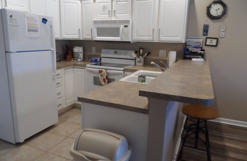 Camdenton Condo | No Steps/walk in/ 2BD/2BA w/12x30 boat slip Great View!