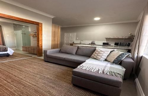 Welkom Apartment | No. Thirteen Refined Living