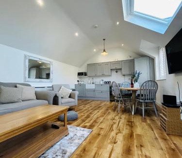 Margate House | No3 Little Eaton - Perfectly located town house - By the sea - Free Parking