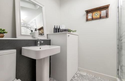 Comrie Apartment | No7 Drummond Street, 2 bedrooms, Comrie