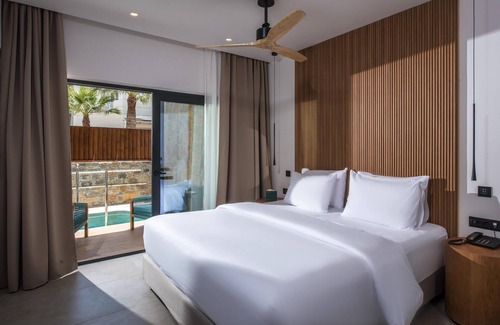 Gouvai Hotel | Noble Hotel Suites - Adults Only