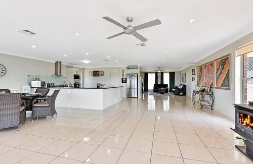 Allandale House | Noble Willow Estate Lovedale. Super Spacious, with views and pool