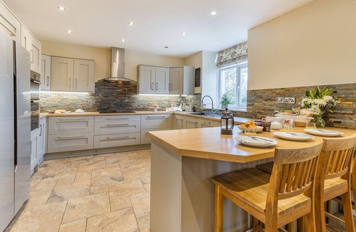 Glandyfi House | Noddfa Afon Levi - Four Bedroom House, Sleeps 8