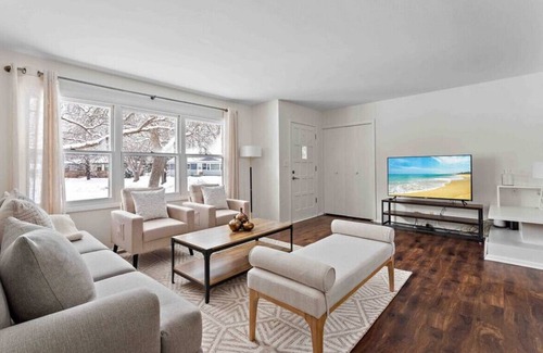 Brooklyn Park House | NOID DRIVE · Cheerful 4 bed house w/ patio 15 min to downtown!