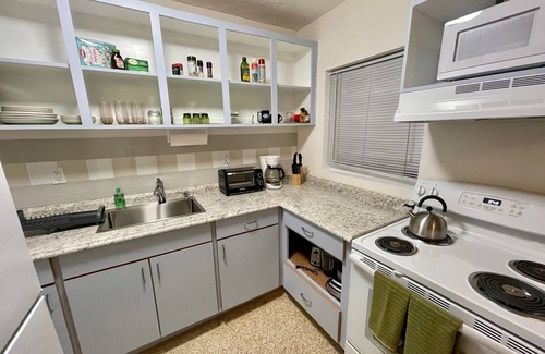 Laurel House | NOKOMIS BEACH BUNGALOW 227