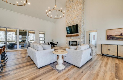 Clarkson House | Nolin Lake Views Spacious Home in Clarkson!