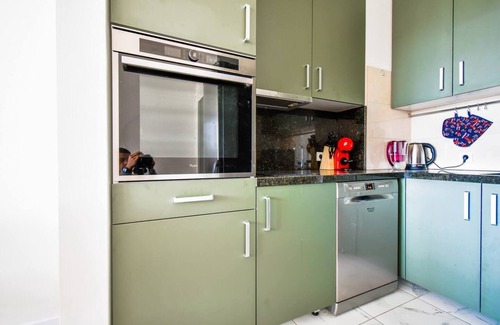 Sofia Apartment | Nomad Friednly | AC | Metro | Kitchen