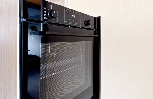 Sofia Apartment | Nomad Friendly | Fast Wi-Fi | Kitchen | AC