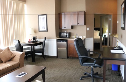 Fort McMurray Hotel | Nomad Hotel and Suites