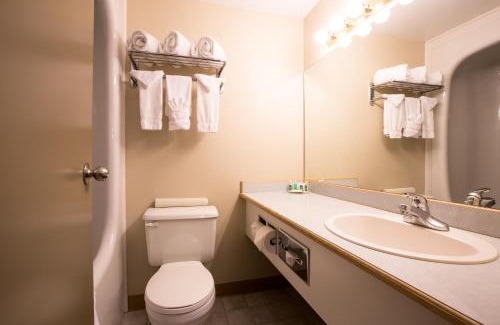 Fort McMurray Hotel | Nomad Hotel & Suites