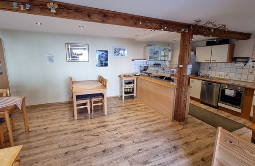 Rust Apartment | Non-smoking multi-bed room with shower and WC - Gästehaus Gravell