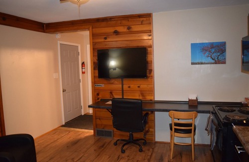 Escanaba Apartment | Non Smoking-Rustic Suite, Outside The Heart Of Upper Michigan-Escanaba