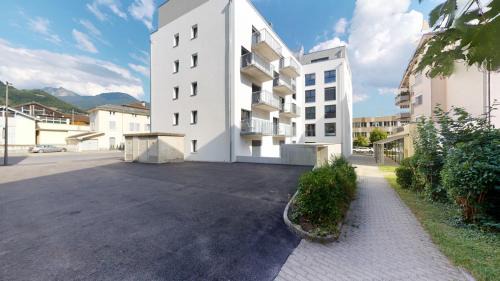 Aigle Apartment | Nonanteneuf appart hōtel Aigle - contactless check-in