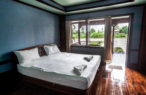 Don Khon House | Nongsak Riverside Guesthouse & Nongsak Guesthouse