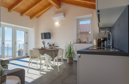 Vercana Apartment | Nonna Delfina Panorama holiday flat on Lake Como