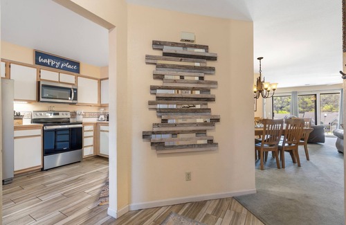 Table Rock Condo | Nonnie's Nest - BEAUTIFULLY UPDATED! Golf, Swim, Fish, Hike