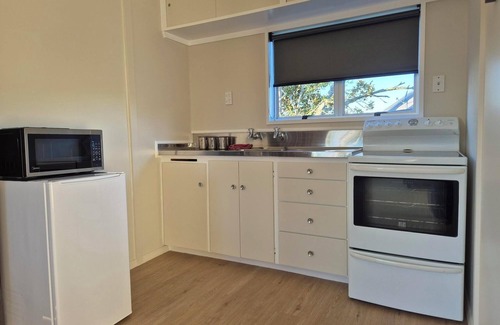 Cheviot Cottage | Nonoti Farm.nWarm, cozy and rural views.n5 minutes from Cheviot.n Self contained