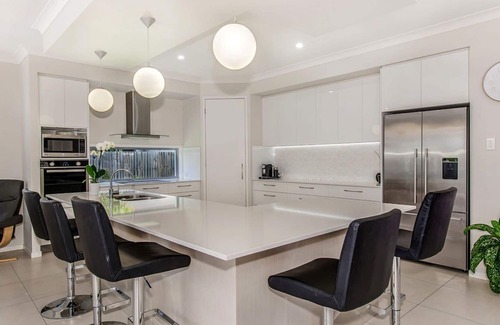 Noosaville House | Noosa holiday family home with Pool