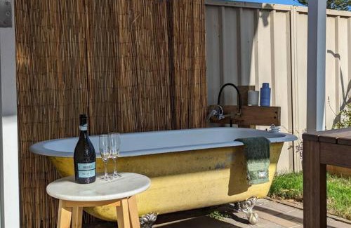 Noraville House | Noras Shack- self contained granny flat