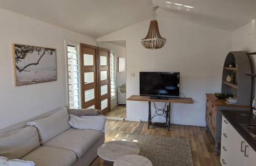 Noraville House | Noras Shack- self contained granny flat