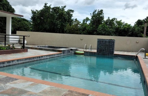 New Kingston House | Norbrook Luxe Suite