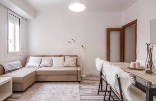 El Camp de l'Arpa del Clot Apartment | Nordic Apartment II Sagrada Familia