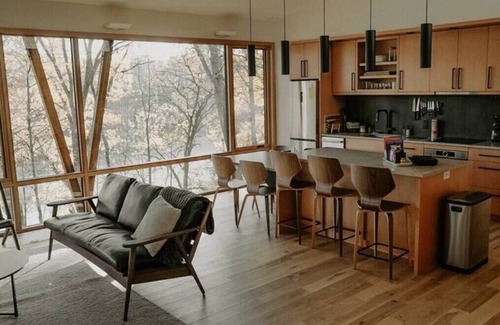 Clam Falls Cabin | Nordlys Lodging Co. - LongHouse