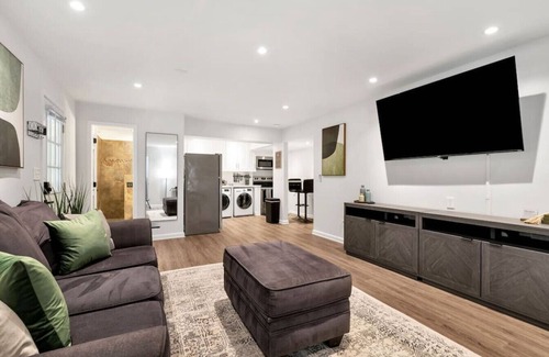 Lawrenceville Condo | North Atlanta Hideaway