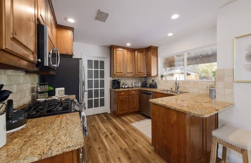 Forest North Estates House | North Austin Oasis near Domain 20 min to Downtown