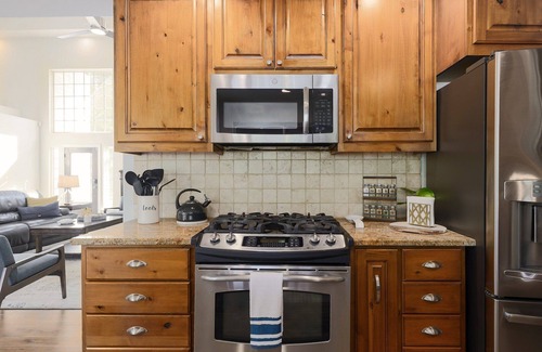 Forest North Estates House | North Austin Oasis near Domain 20 min to Downtown