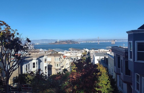 Telegraph Hill Apartment | North Beach-Telegraph Hill apartment with view, private garden and deck!