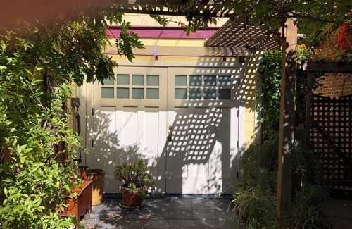 North Berkeley House | North Berkeley Victorian - Heart of Gourmet Ghetto - 5 blocks to U.C./Downtown