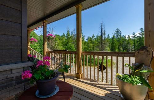Northern Bruce Peninsula House | North Bruce Private Sunny Meadow Retreat