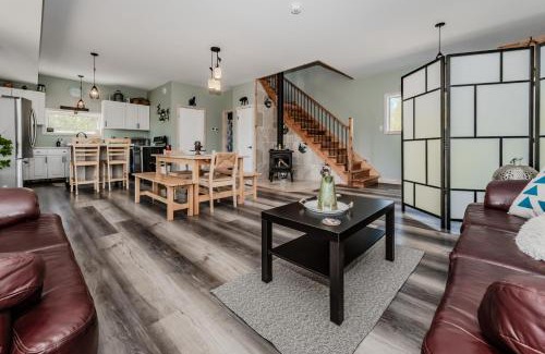 Northern Bruce Peninsula House | North Bruce Private Sunny Meadow Retreat