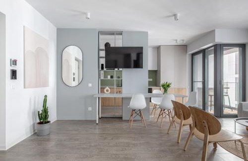 Aviatiei Apartment | North by CityLife Suites Cloud 9 D