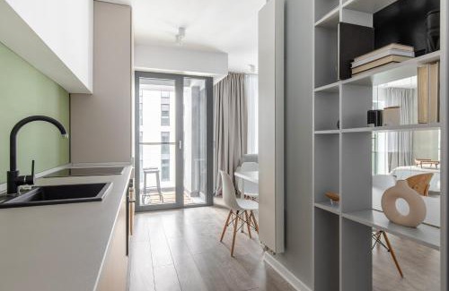 Aviatiei Apartment | North by CityLife Suites Cloud 9 D