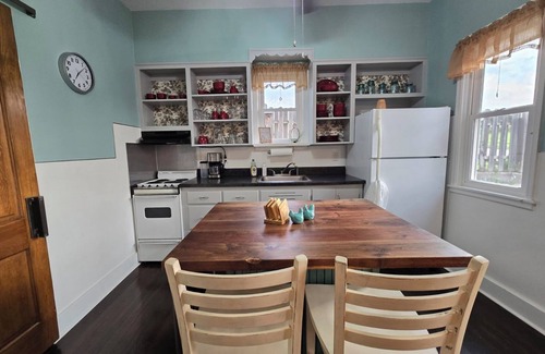Hartington Cottage | North Crick Lodge- 2-bedroom Cottage in the Country Village of Bow Valley