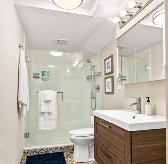 North End Apartment | North End Cottage