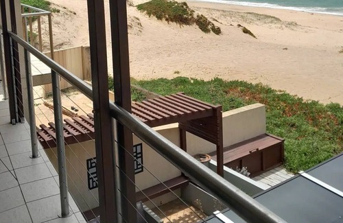 Central Coast House | North Entrance-beach Front House