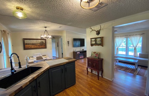 Old Town Cabin | North Florida Cabin near Springs/Trails/Farm Visit/Campground/Fire Pit