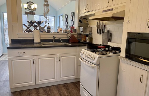 Mattituck House | North Fork Getaway! Walk to Beach