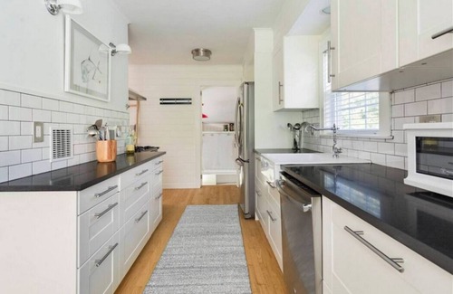 Mattituck House | North Fork Haven- Heated Saltwater Pool- Beach Pass- EV Charging On Site