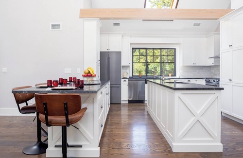 Mattituck House | North Fork Mattituck Estate, Spacious Farmhouse Modern on 5 private acres w Pool