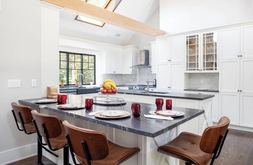 Mattituck House | North Fork Mattituck Estate, Spacious Farmhouse Modern on 5 private acres w Pool