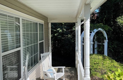Aquebogue House | North Fork Private Oasis