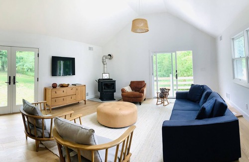 Aquebogue House | North Fork Summer Retreat (pool + Beach)
