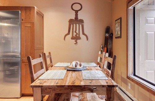 Tahoe City House | North Lake Tahoe Alpine Retreat – 5 Min to Skiing!
